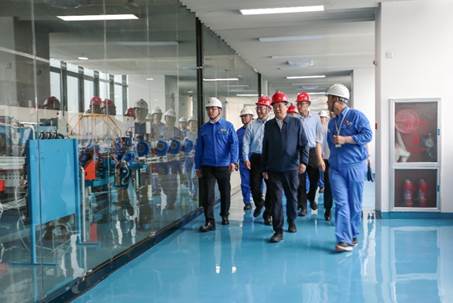 打造向上向前第一象限生力軍 錘煉甘于做人做事作難、受苦受累受屈的企業(yè)家隊伍——河南投資集團黨委書記、董事長劉新勇蒞臨安彩高科開展主題教育調(diào)研